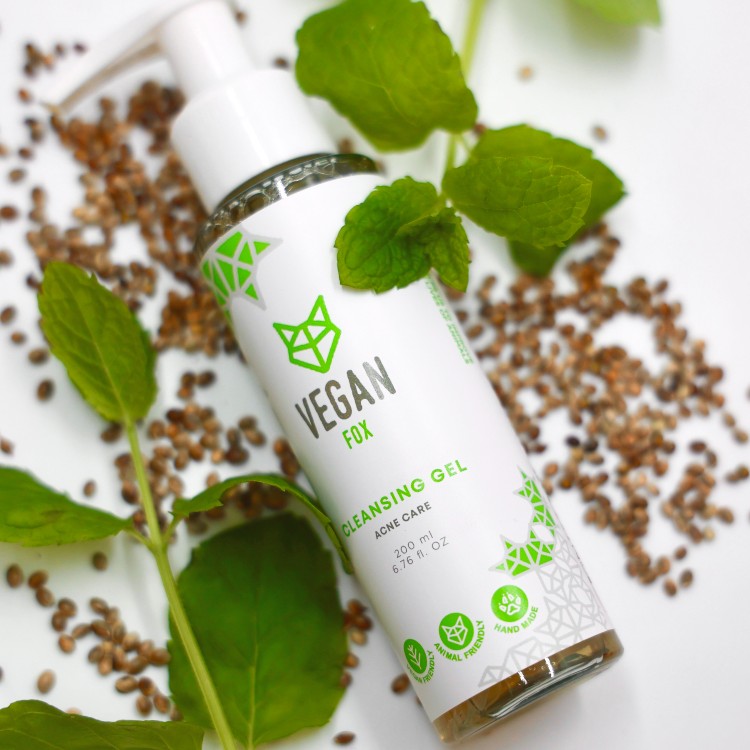 Ansiktsrengöring för Aknebenägen Hud, 200 ml - NordiskaSkatter Face wash Default Title Vegan Fox
